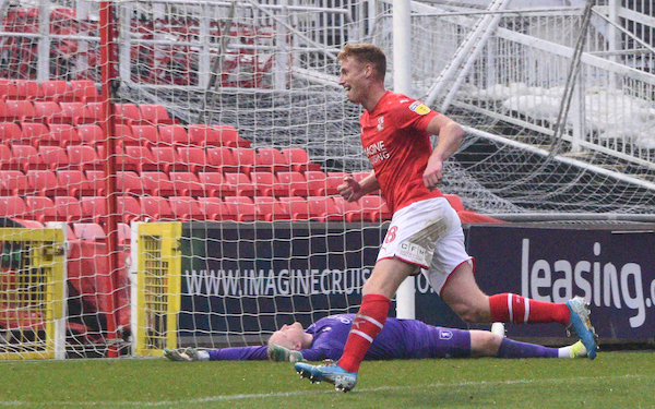 PLAYER RATINGS: Swindon Town (1) v (0) Mansfield Town