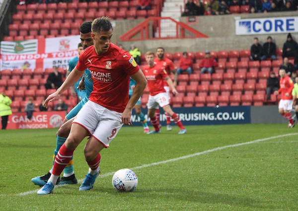 Yates praises team performance as Town made to dig deep by Mansfield