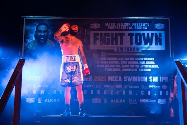 Fight Town a success as live boxing returns to Swindon