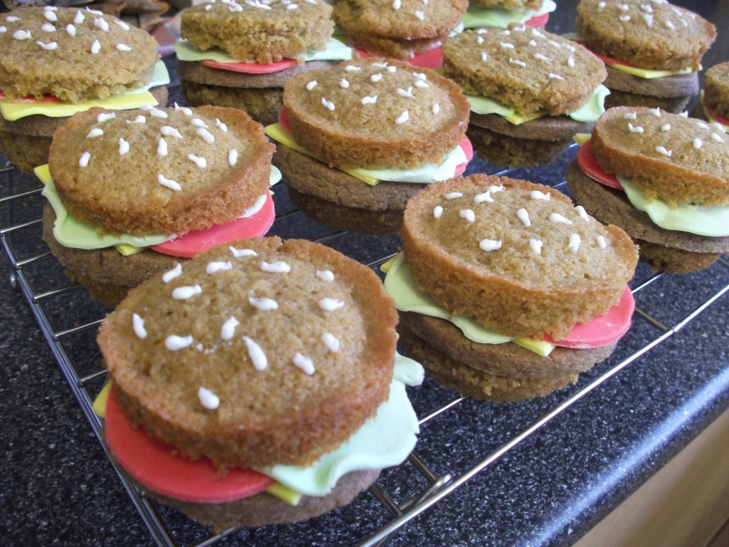 Recipe: Mini Burger Cakes