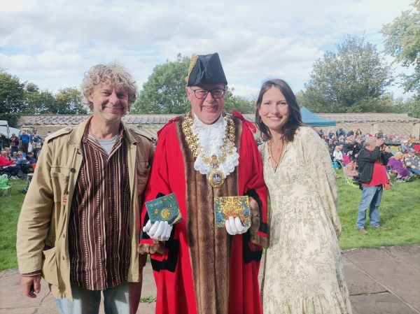 Malmesbury’s first folk festival nets thousands for charity