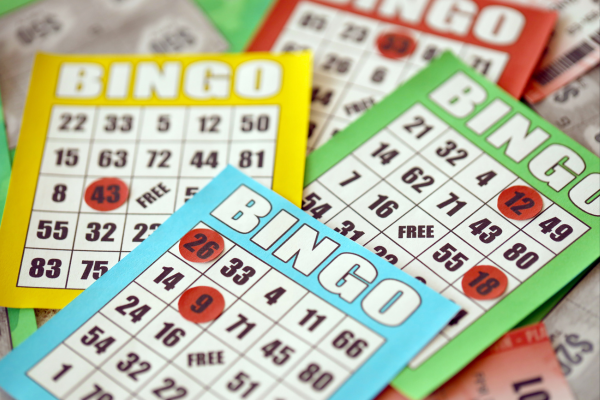 How is bingo played around the world?