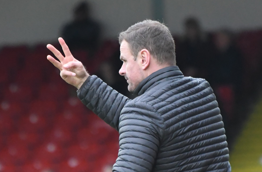 Wellens singles out poor individual performances as Swindon lose ground on the playoffs