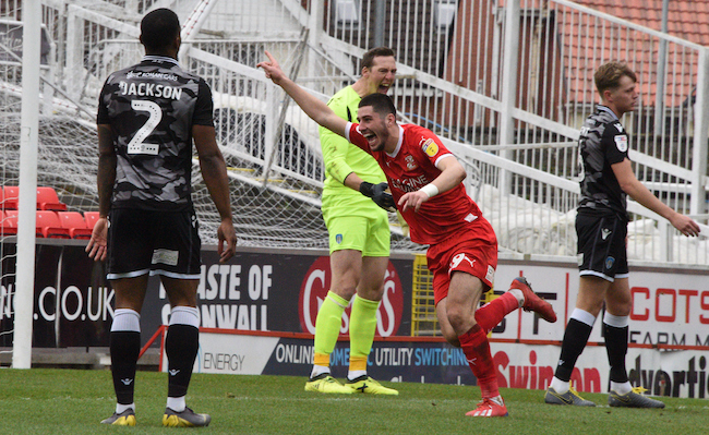 MATCH REPORT | Swindon Town 3-0 Colchester United 