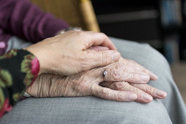 How can we support the Swindon elderly during lockdown?