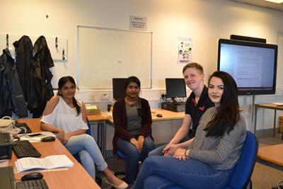 Students Pitch to Dragon's Den