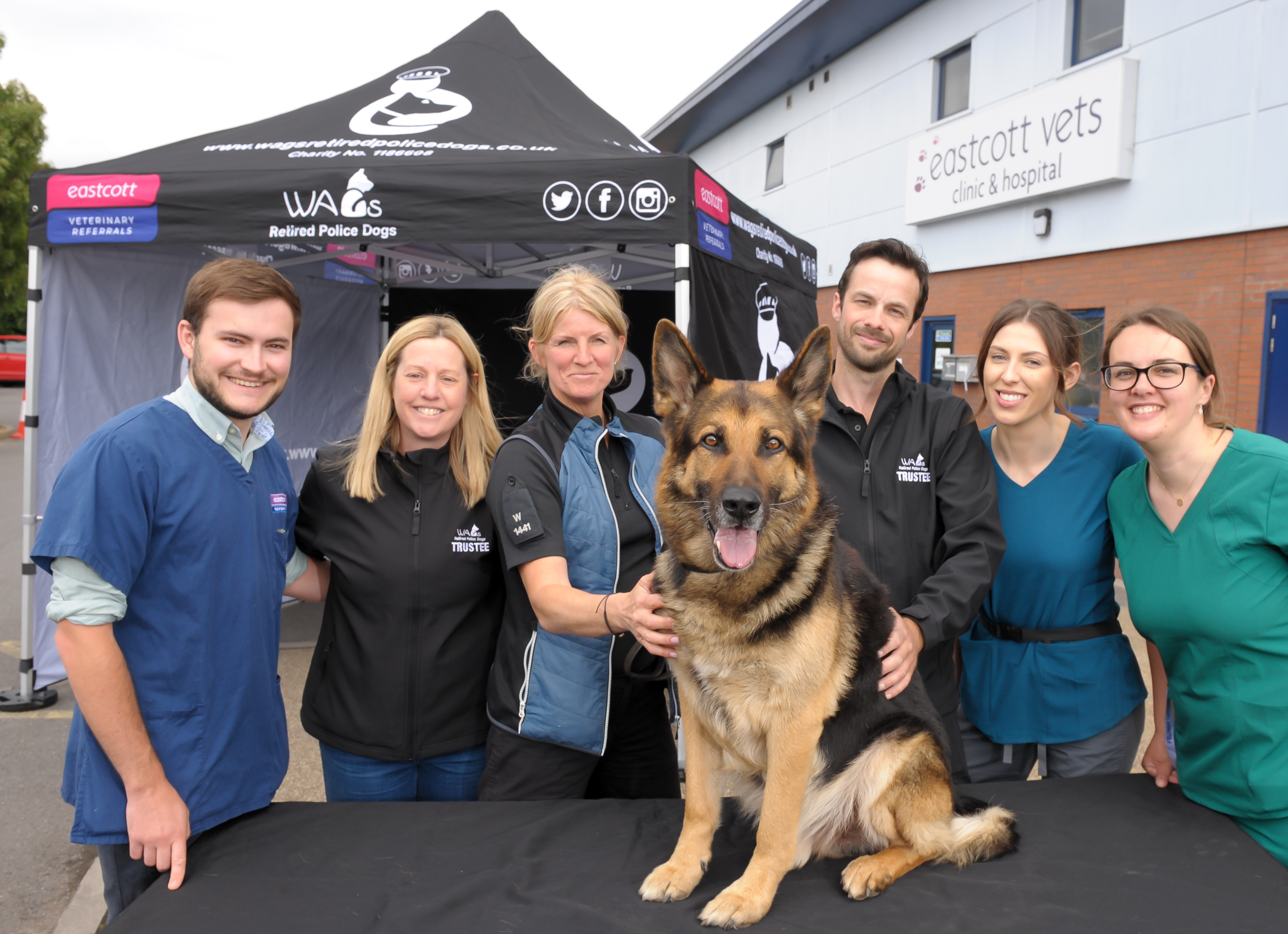 ANIMAL HOSPITAL DONATES FUNDS TO HELP RETIRED POLICE DOGS CHARITY