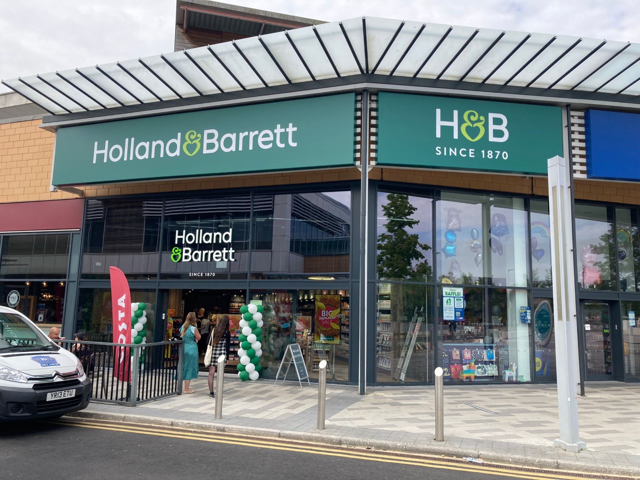Holland & Barrett unveils brand new store in Swindon Orbital Retail Park