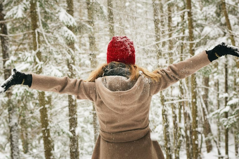 8 SIMPLE TRICKS FOR TACKLING SAD THIS WINTER