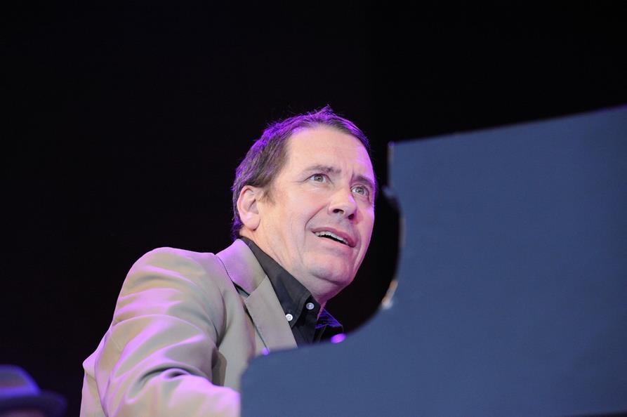 Snapped: Fans 'Squeeze'  into Westonbirt Arboretum for Jools Holland 