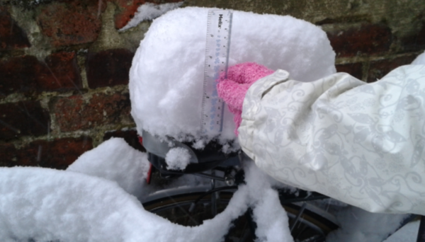 There's about 15cms of snow on @Sha2210's bike saddle