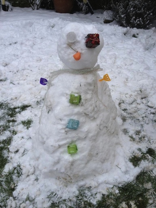A colourful snowman from @djoconnell76