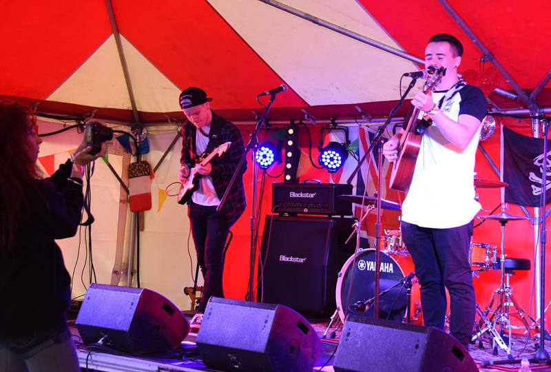 Snapped: Lechlade Festival