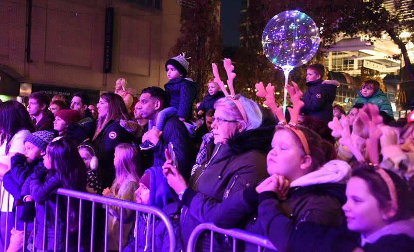 SNAPPED Swindon Town Centre Christmas Lights SwitchOn 2018
