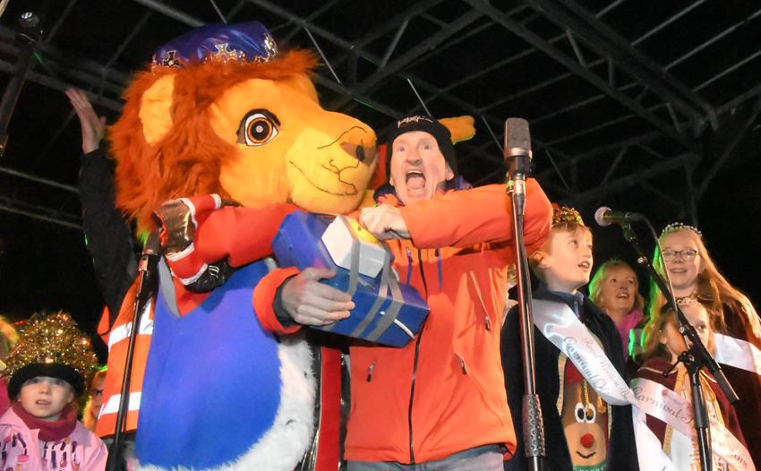Snapped Royal Wootton Bassett Christmas Light Switch On 2018