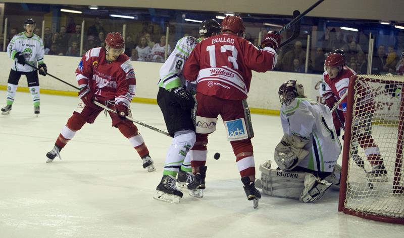 Snapped: Ship-shape Wildcats Defeat Hull Pirates