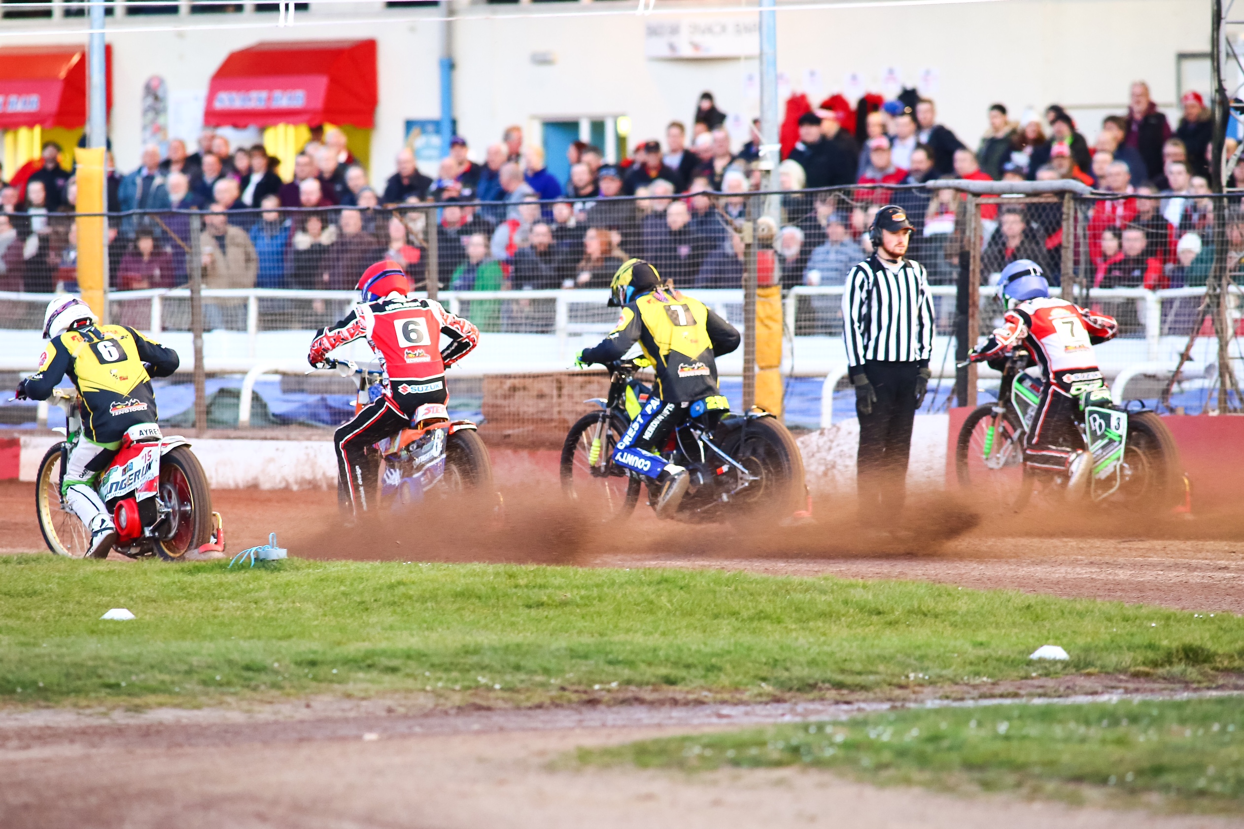 Swindon Robins 55 Coventry Bees 35: Meeting report